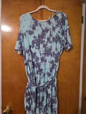torrid Aqua and Gray Tie-Dye Short Sleeve Midi Dress
